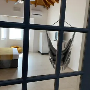 Crosbies Large Modern Space Apartment